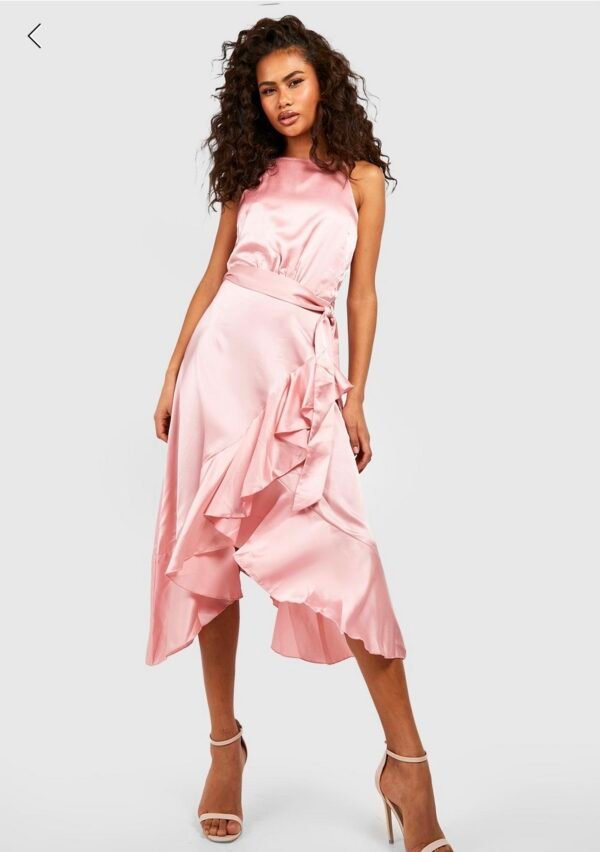 Robe rose asymétrique avec volants